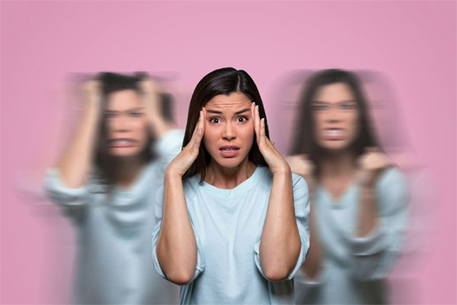 تغییر مود در دوران پریود چرا اتفاق میافتد؟