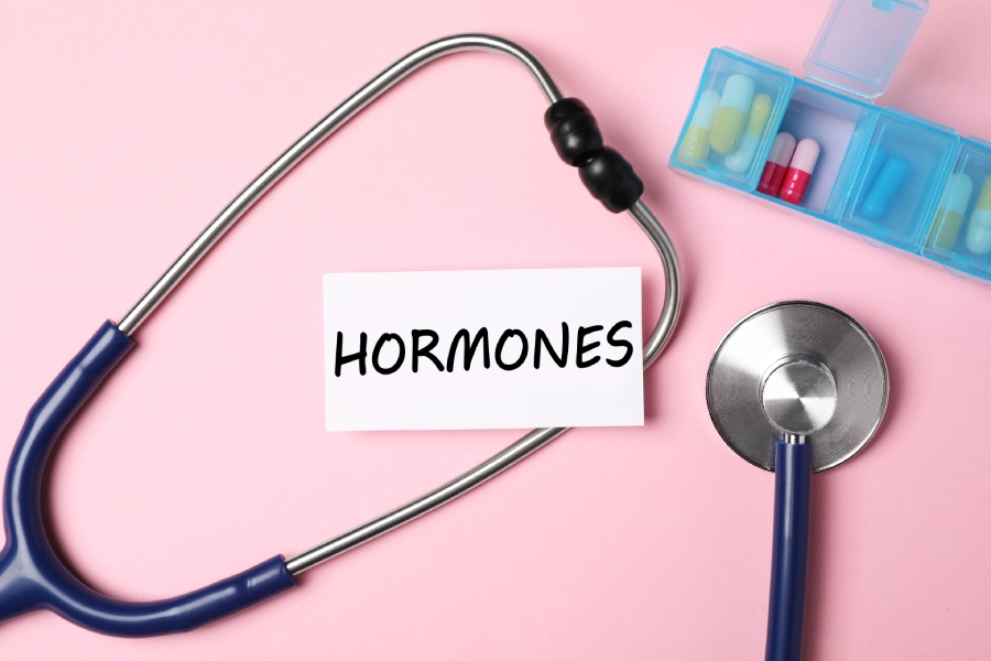 تغییرات هورمونی و پریود نامنظم